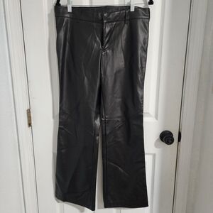 Free People Black Faux Leather Straight Leg Size 6 Chic Fax Fur